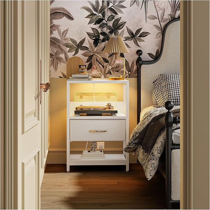 Buró / Mesita de Noche con LED – Mesa Auxiliar con 2 Enchufes y Puertos USB