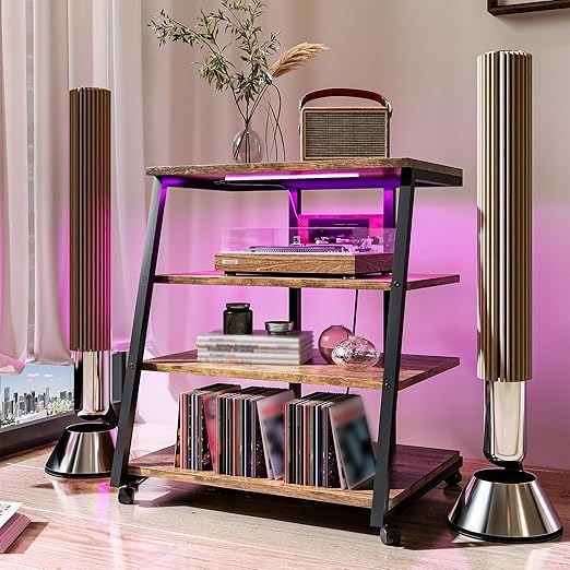 Soporte para Bocinas Vintage 4 Niveles – Estante Multimedia con Ruedas, Regleta, Luz LED y Esquinero 60×48×80 cm